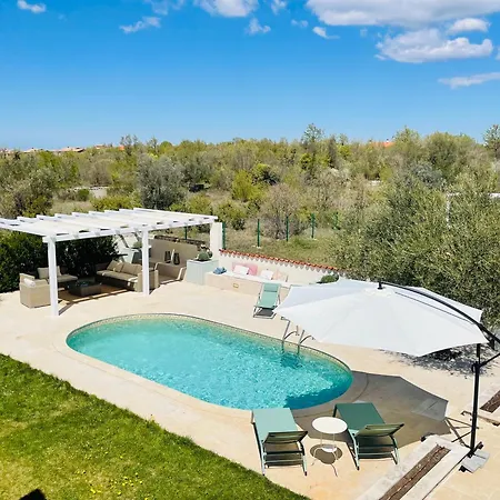 Luxury In Istria - 9,000 Sqm Private Estate With Pool & Sauna, 15 Min To Sea, Near Fazana, 3 Bedrooms Jursici