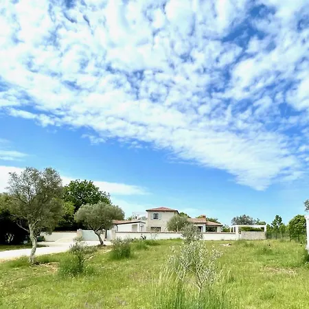 Luxury In Istria - 9,000 Sqm Private Estate With Pool & Sauna, 15 Min To Sea, Near Fazana, 3 Bedrooms Villa Jursici