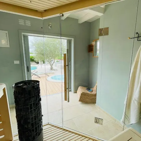Luxury In Istria - 9,000 Sqm Private Estate With Pool & Sauna, 15 Min To Sea, Near Fazana, 3 Bedrooms *