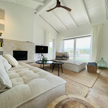 Luxury In Istria - 9,000 Sqm Private Estate With Pool & Sauna, 15 Min To Sea, Near Fazana, 3 Bedrooms