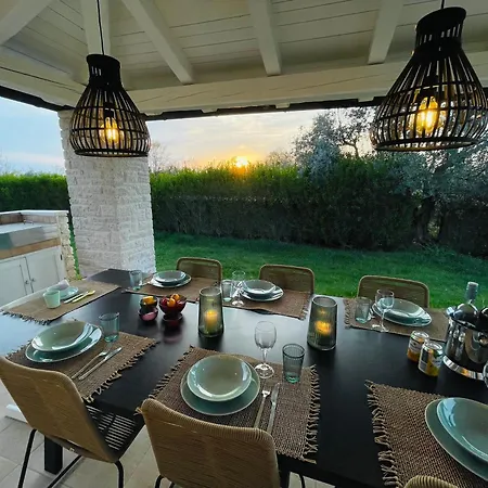 Luxury In Istria - 9,000 Sqm Private Estate With Pool & Sauna, 15 Min To Sea, Near Fazana, 3 Bedrooms * Jursici