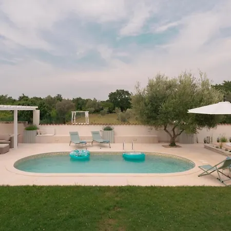Luxury In Istria - 9,000 Sqm Private Estate With Pool & Sauna, 15 Min To Sea, Near Fazana, 3 Bedrooms *
