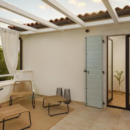 Villa Luxury In Istria - 9,000 Sqm Private Estate With Pool & Sauna, 15 Min To Sea, Near Fazana, 3 Bedrooms *