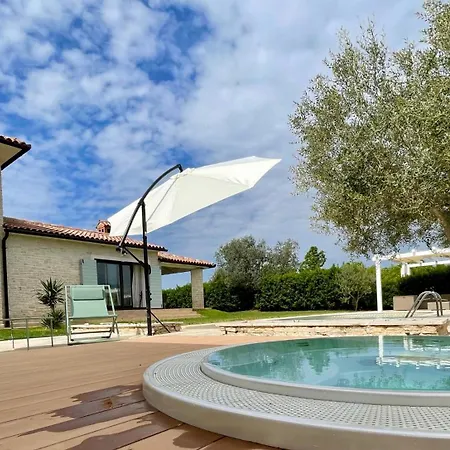 Luxury In Istria - 9,000 Sqm Private Estate With Pool & Sauna, 15 Min To Sea, Near Fazana, 3 Bedrooms Jursici