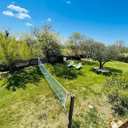 Villa Luxury In Istria - 9,000 Sqm Private Estate With Pool & Sauna, 15 Min To Sea, Near Fazana, 3 Bedrooms *