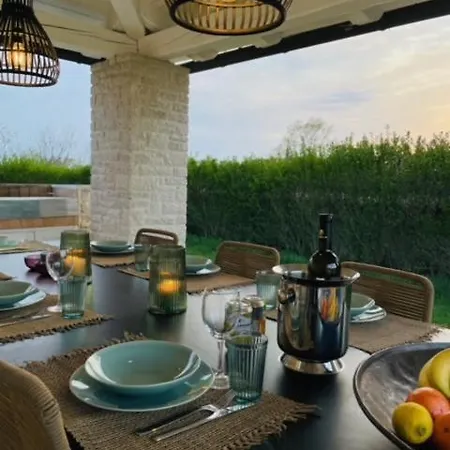 Luxury In Istria - 9,000 Sqm Private Estate With Pool & Sauna, 15 Min To Sea, Near Fazana, 3 Bedrooms * Jursici