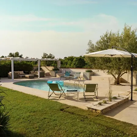 Luxury In Istria - 9,000 Sqm Private Estate With Pool & Sauna, 15 Min To Sea, Near Fazana, 3 Bedrooms *