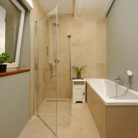 Villa Luxury In Istria - 9,000 Sqm Private Estate With Pool & Sauna, 15 Min To Sea, Near Fazana, 3 Bedrooms *