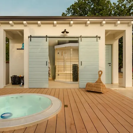 Luxury In Istria - 9,000 Sqm Private Estate With Pool & Sauna, 15 Min To Sea, Near Fazana, 3 Bedrooms Jursici