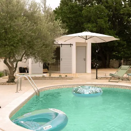 Luxury In Istria - 9,000 Sqm Private Estate With Pool & Sauna, 15 Min To Sea, Near Fazana, 3 Bedrooms