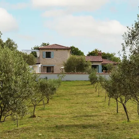 Luxury In Istria - 9,000 Sqm Private Estate With Pool & Sauna, 15 Min To Sea, Near Fazana, 3 Bedrooms Villa *